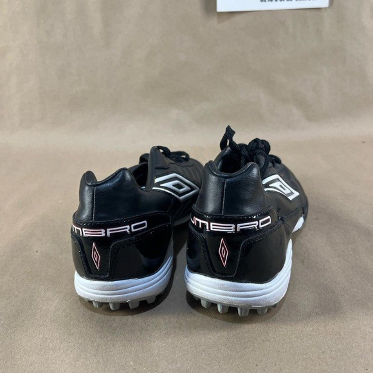 Chaussures de football en salle Umbro (taille 6 US)