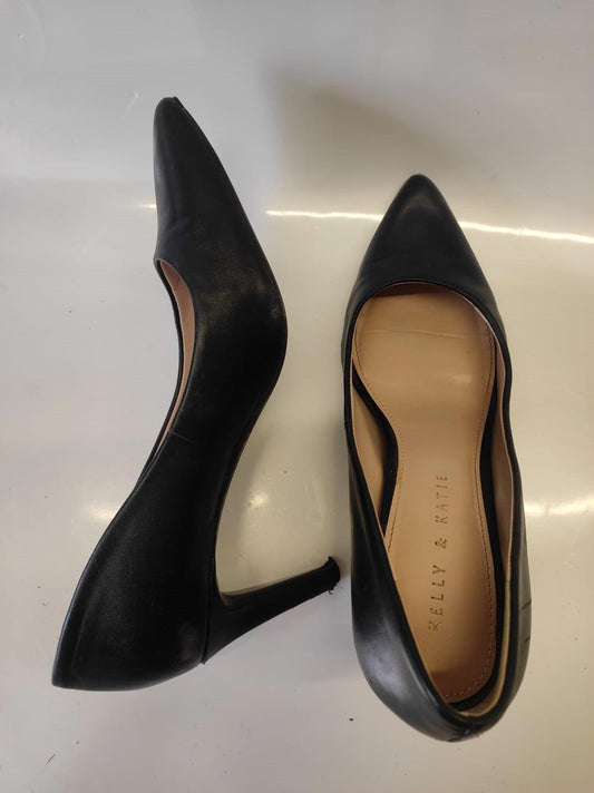 Kelly & Katie Black Pointy Toe High heels Size: 7 1/2M