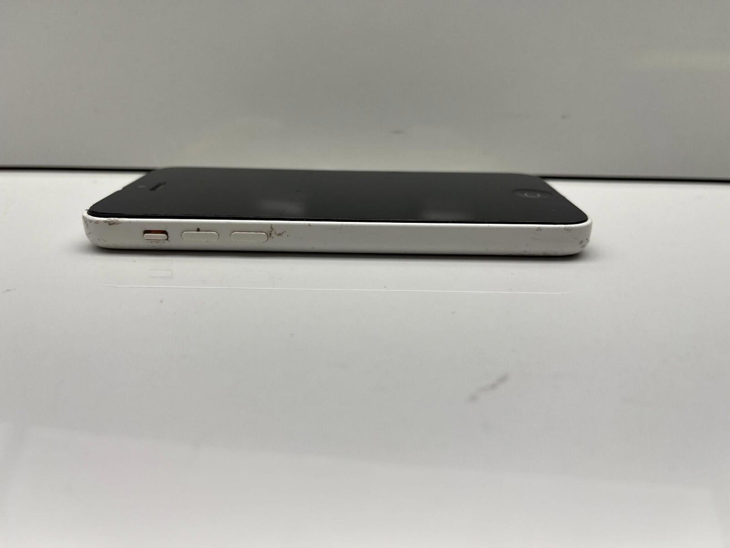 iPhone 5c White No Power FOR PARTS