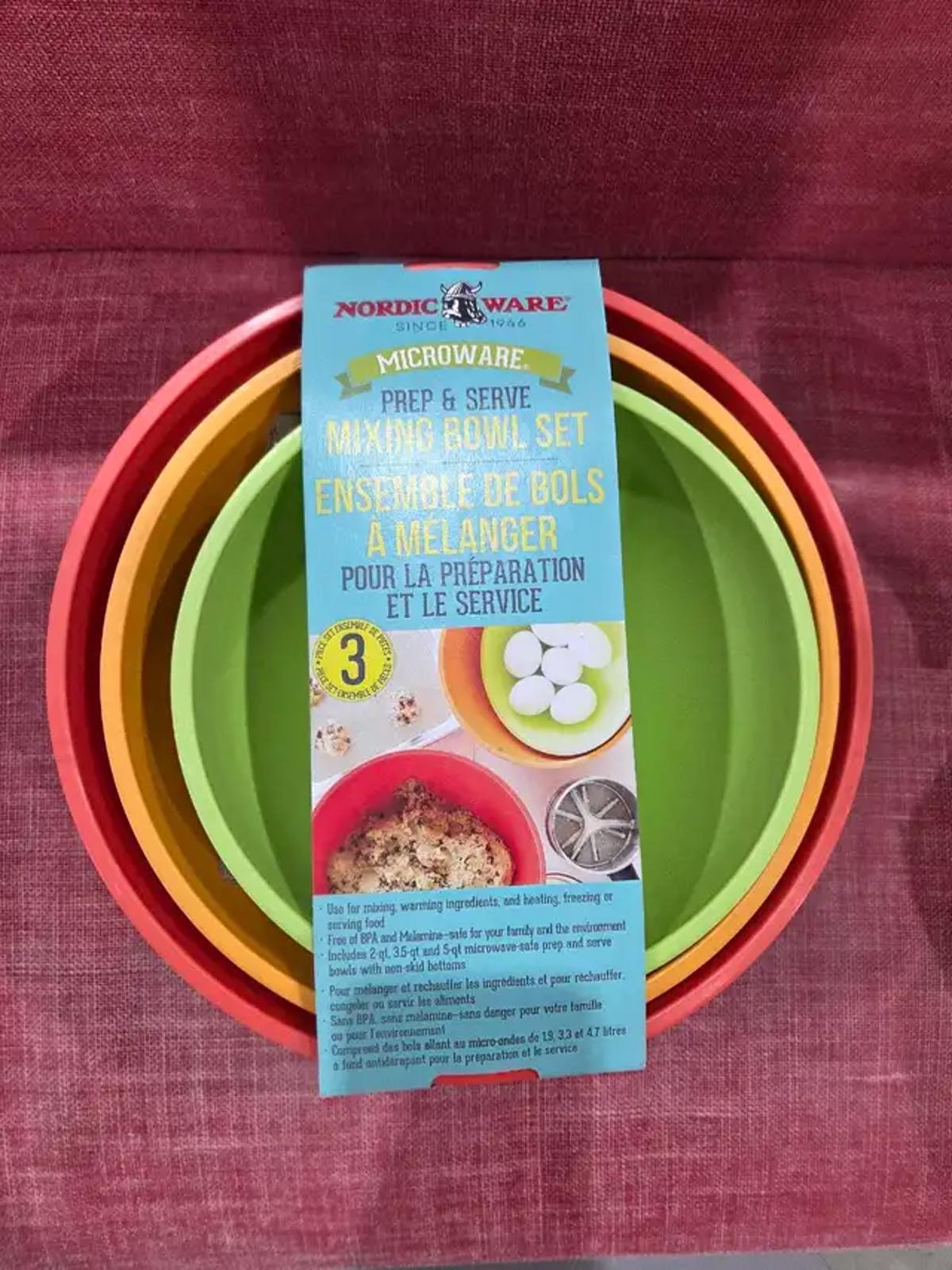 New! Nordic Ware Mixing Bowl Set