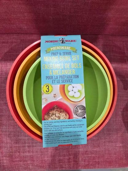 New! Nordic Ware Mixing Bowl Set