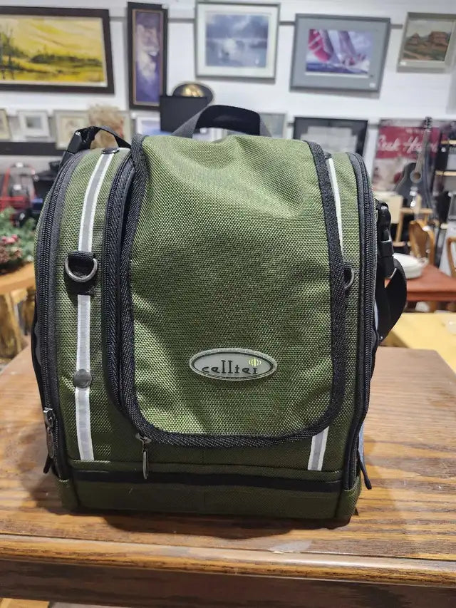 Cellter Pak-o-Bird Carrier