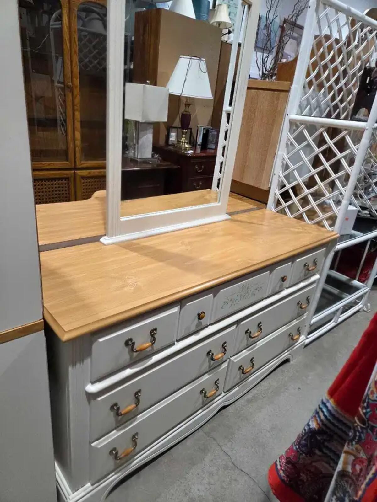 Charming Oak 3-Piece Bedroom Set