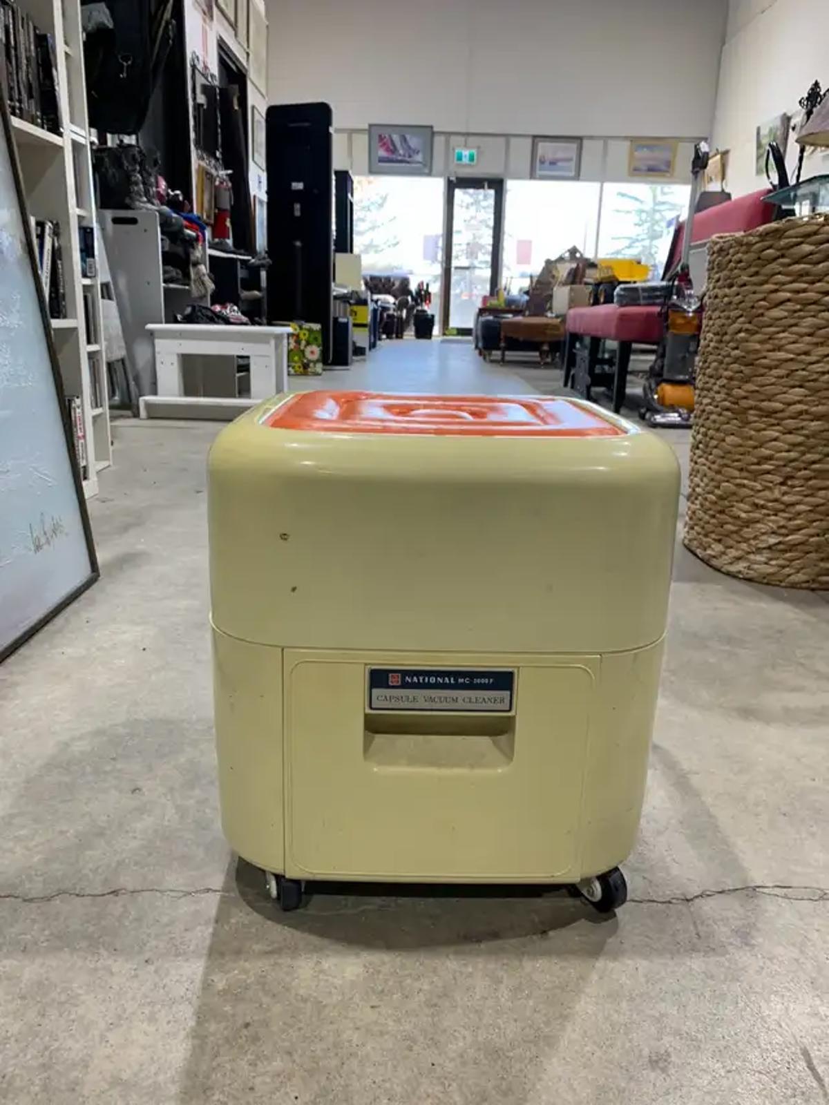 National MC-3000D Vacuum
