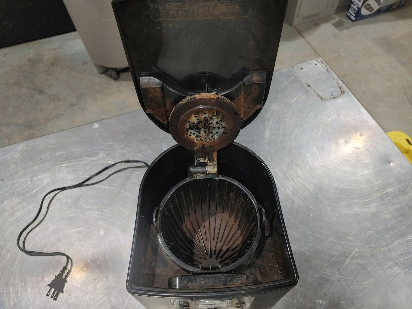 Good Condition Oster 12 Cup Programmable Coffeemaker 3307-33 Tested Works Black