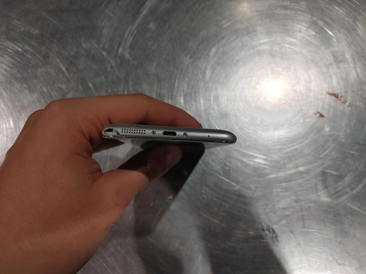 ASUS ZenFone 3 Laser Sand Gold Power Tested Cracked Screen - Fair
