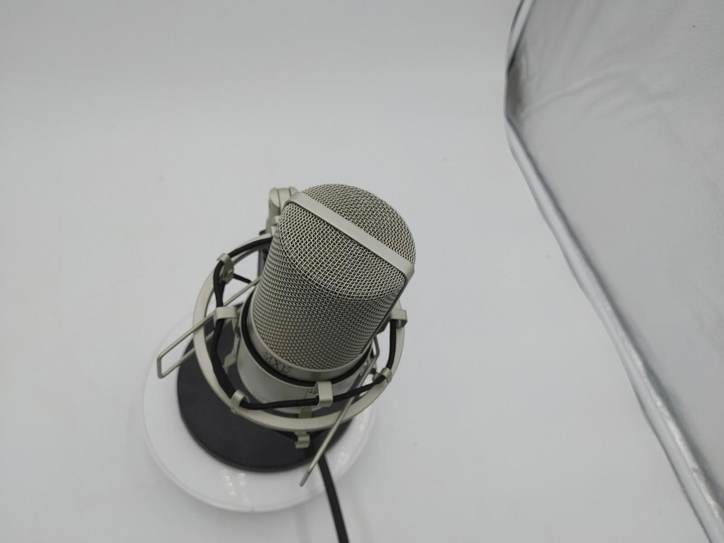 Excellent Condition MXL 990 Microphone Silver Untested + Stand & Pop Filter