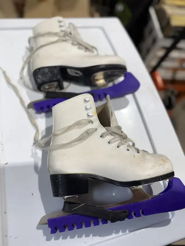 CCM Figure Skates (Size 1)