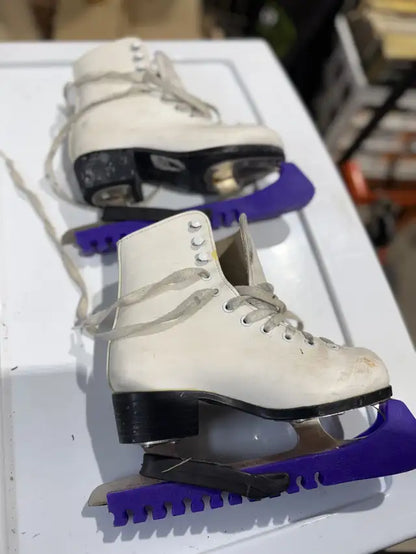 CCM Figure Skates (Size 1)