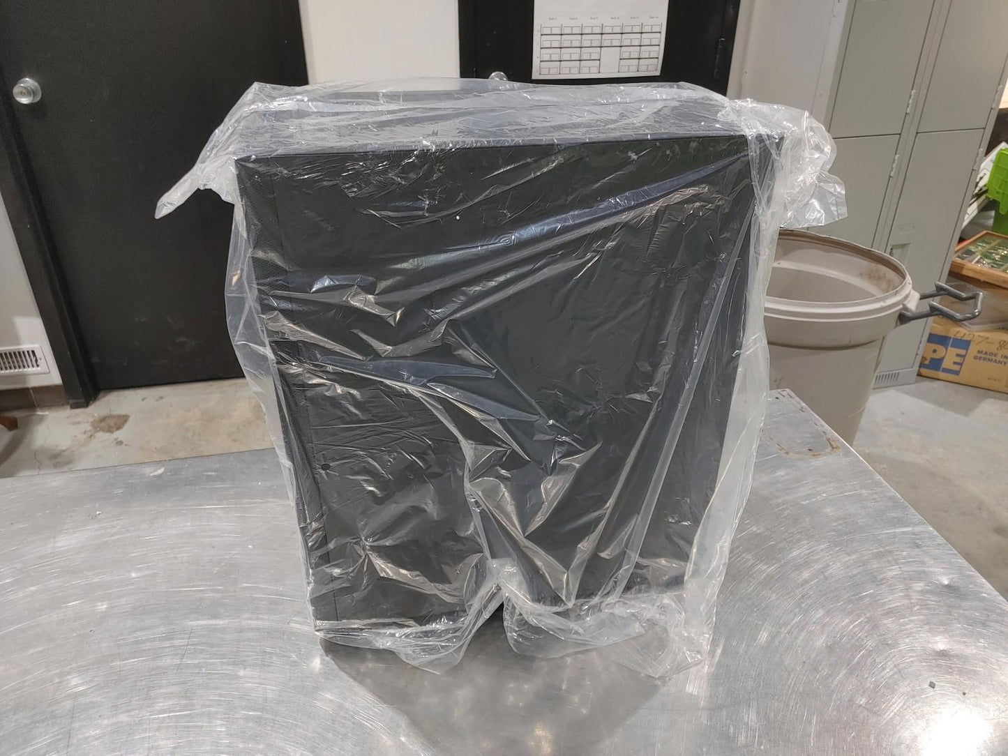 Brand New In Box Lian Li LanCool 205 Mesh C ATX Computer Case Black