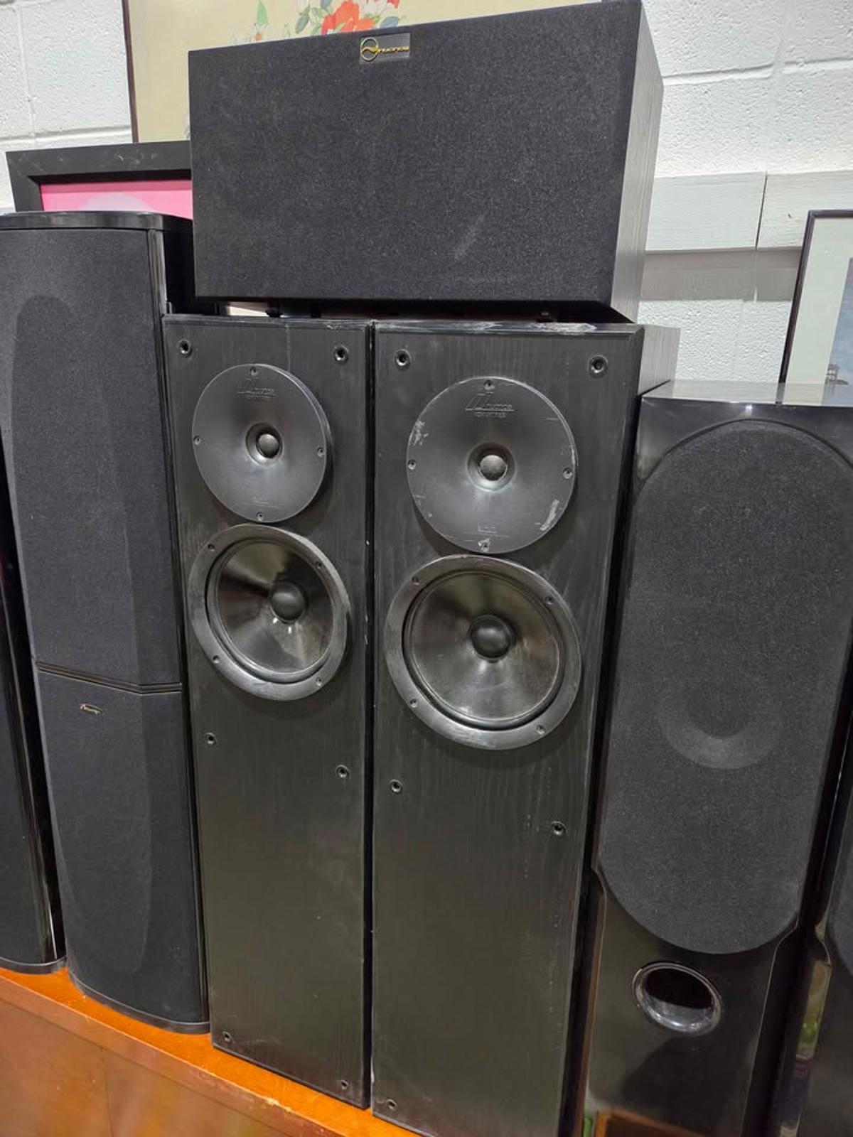 Nuance Advantage Floor Speakers Pair