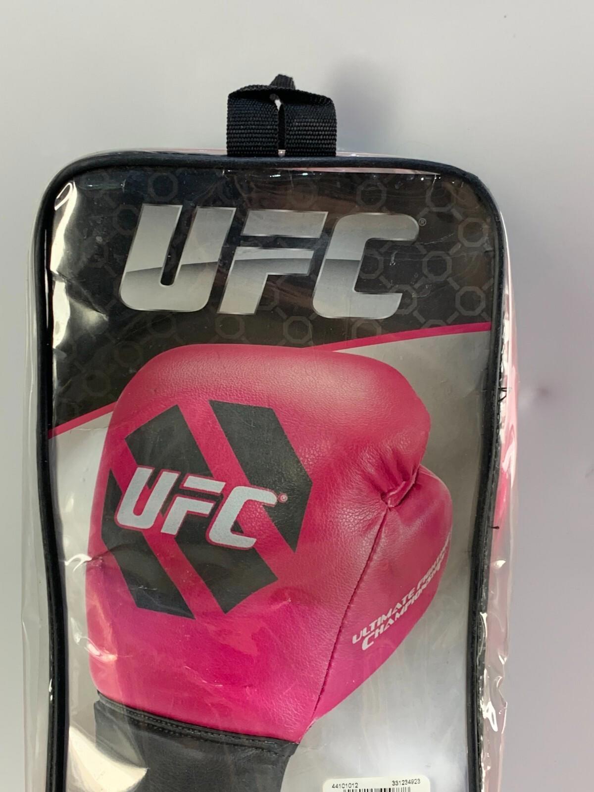 Gants de boxe MMA Cardio Kickboxing roses pour femmes UFC (10 oz) en excellent état