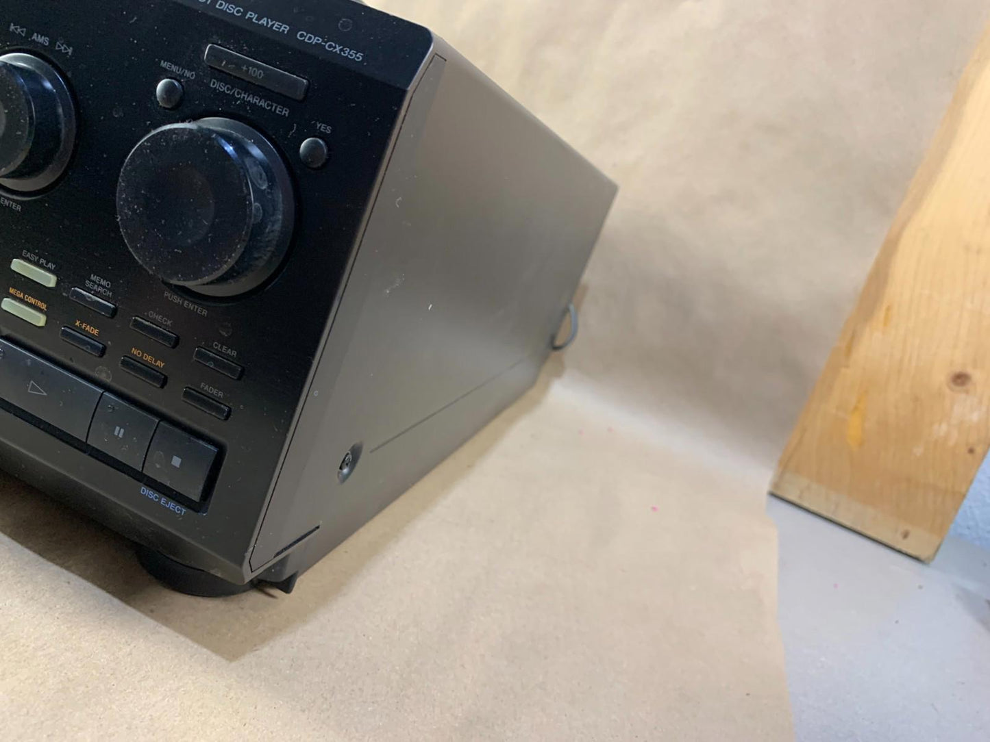 Sony 300 CD Changer Player CDP-CX355 Compact Disc Mega Storage. No Remote