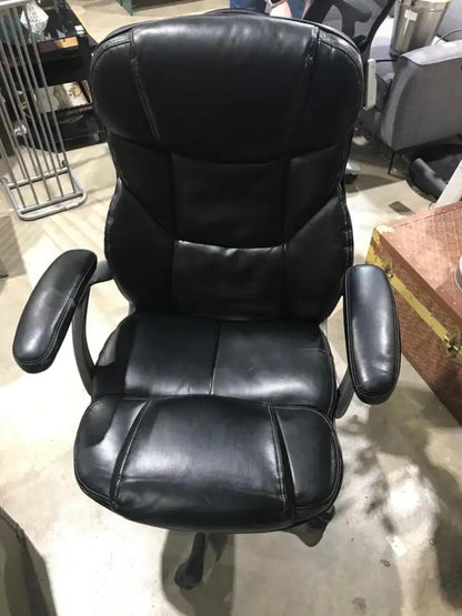 Black Office Chair with Padded Arms 43 inches