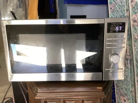 Panasonic Genius 1100W Microwave