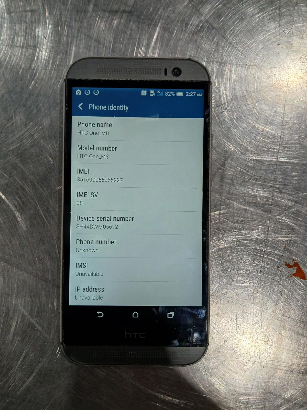 htc one m8 DÉBLOQUÉ & RÉINITIALISÉ Bon état