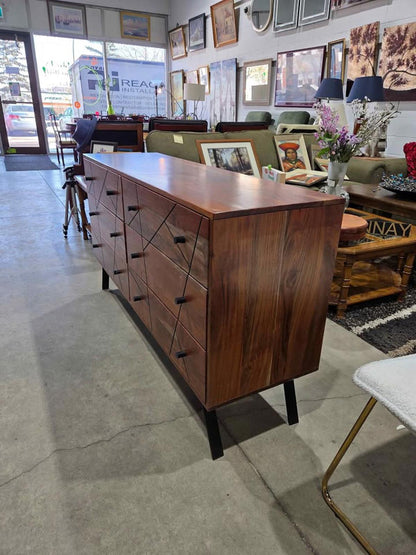 Modern Wood 6-Drawer Dresser - Geometric Design