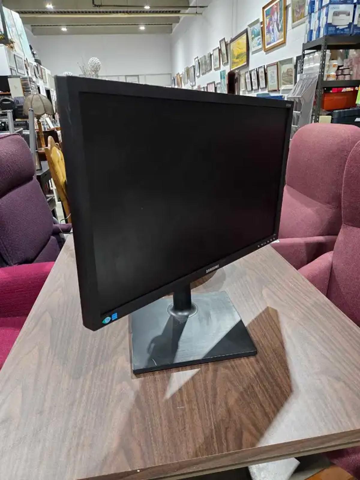 Samsung S24E650 24" Monitor