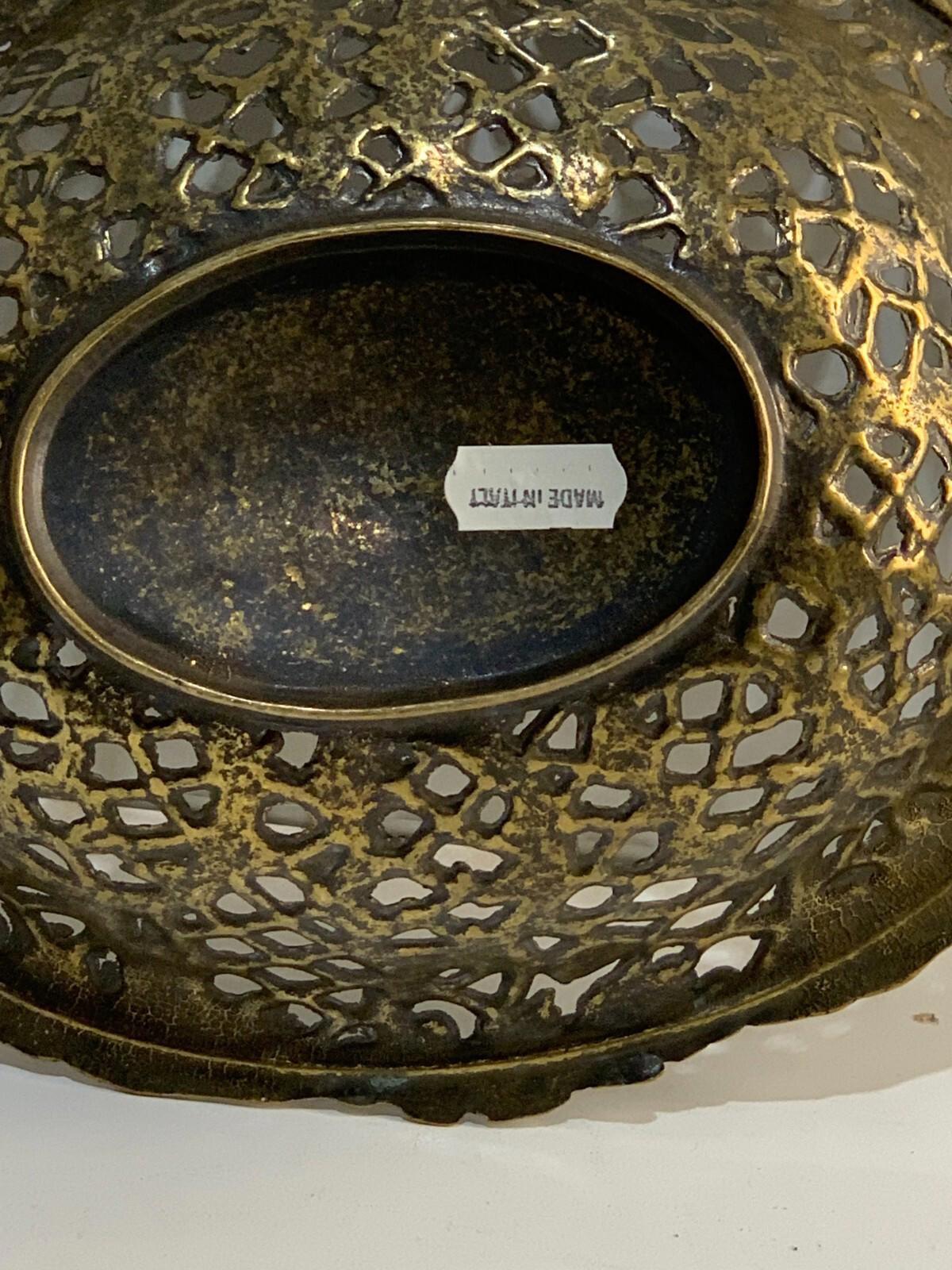 Panier ou coupe vintage en bronze et laiton ajouré au motif rococo