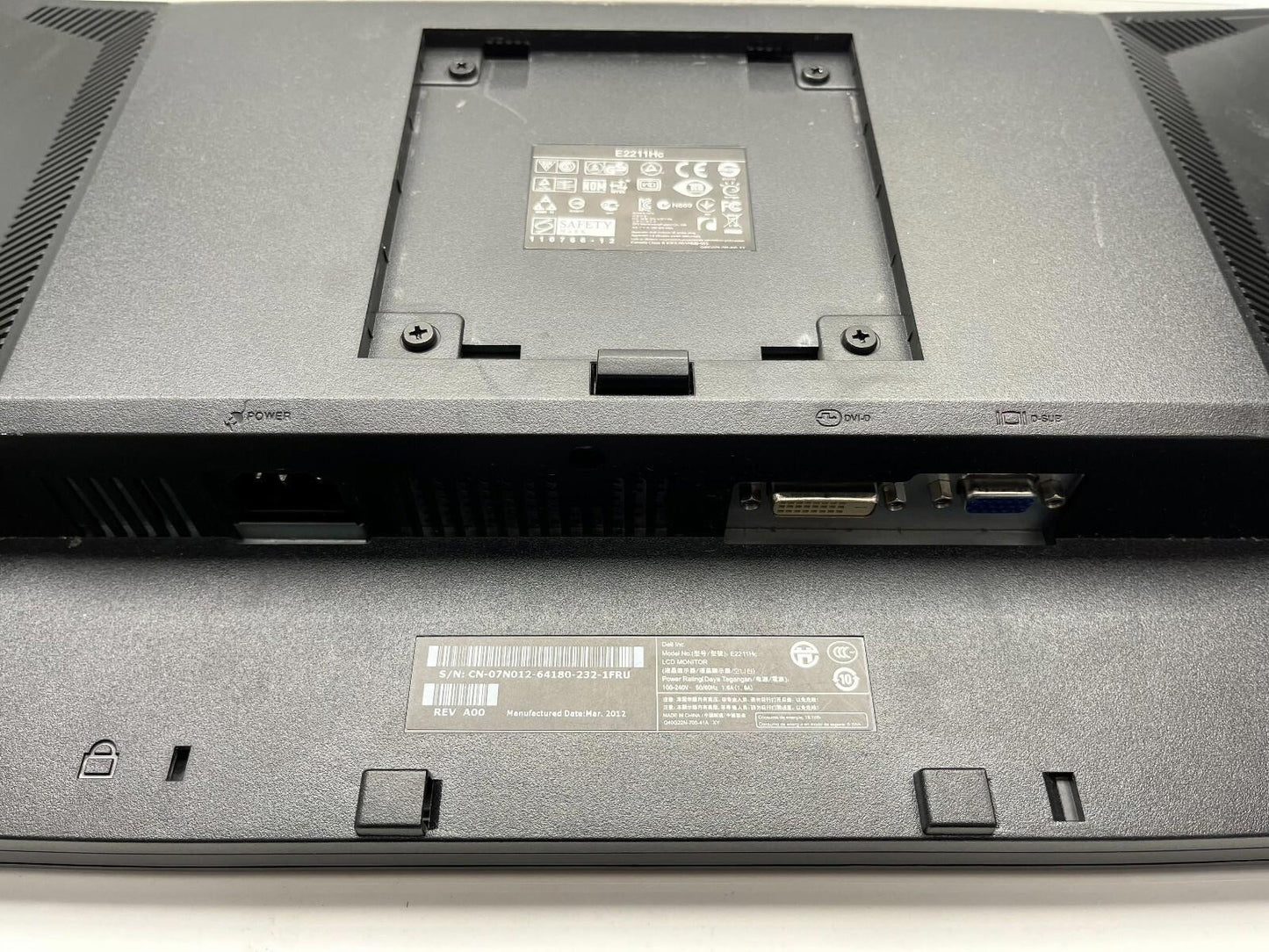 Dell 21.5" Full HD LCD Monitor E2211Hc Scratches