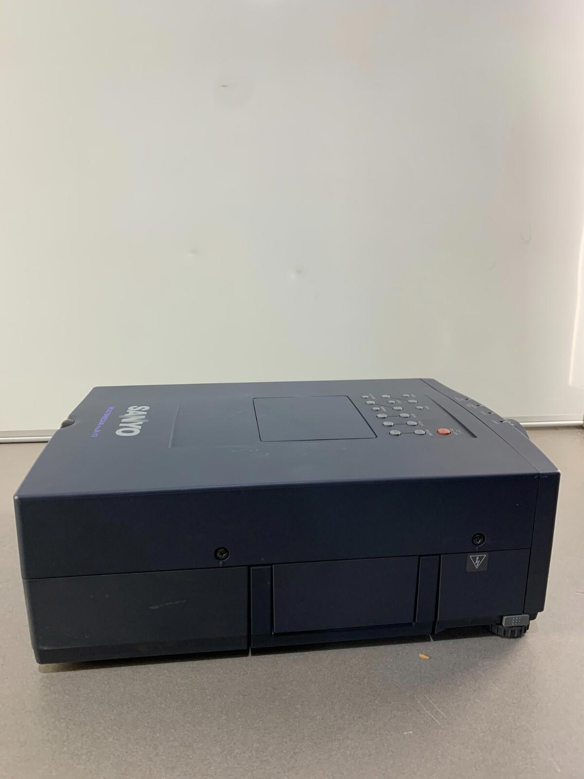 Sanyo PLC-SP10N Multimedia Pro X-IV Conference Room Projector
