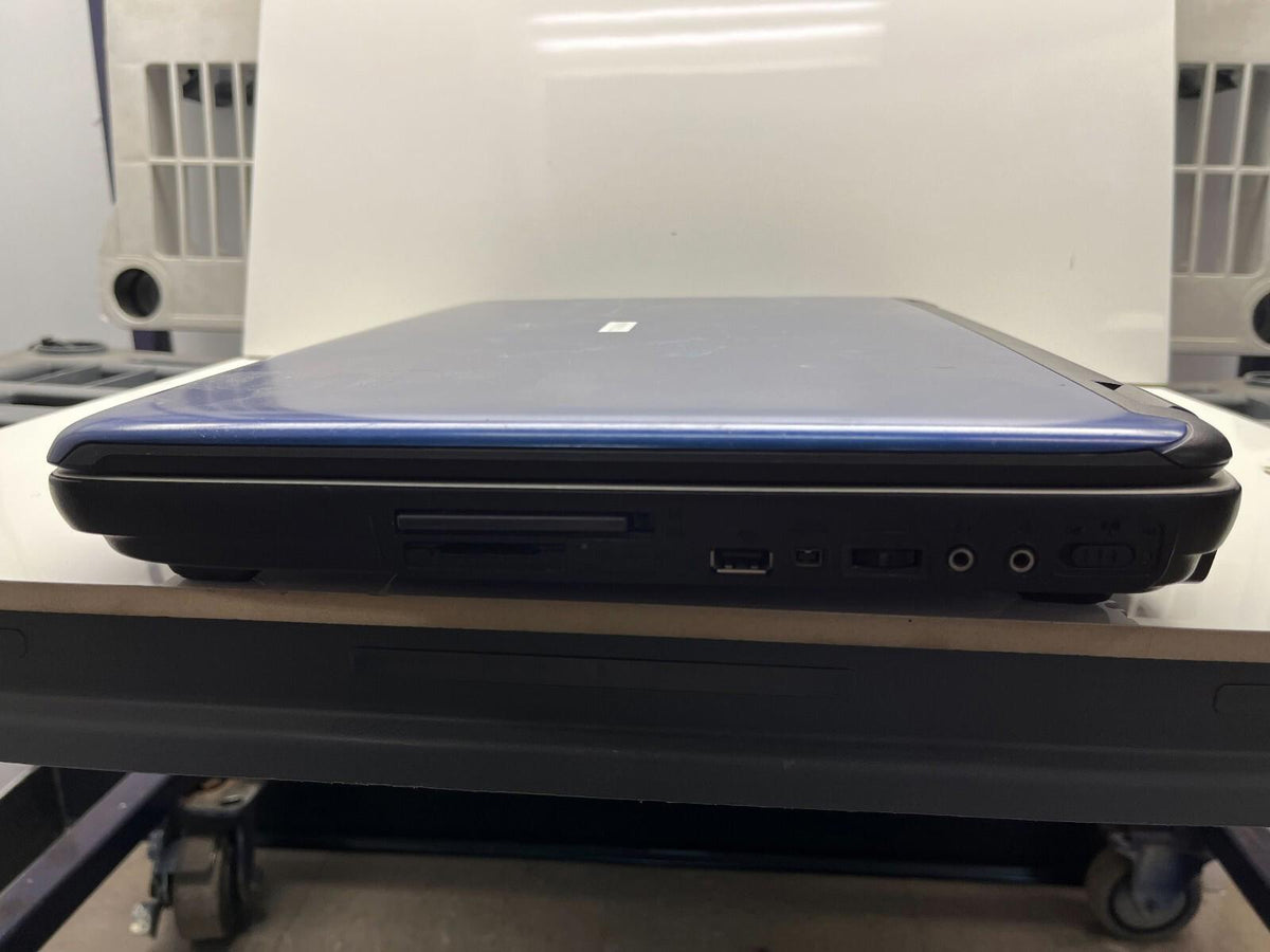 Toshiba Satellite P30 Retro Pentium 4 Laptop FOR PARTS
