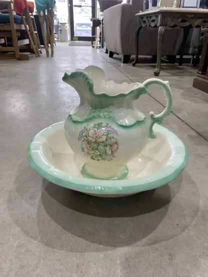 Pastel Green Antique Chamber Pot Set 3 piece