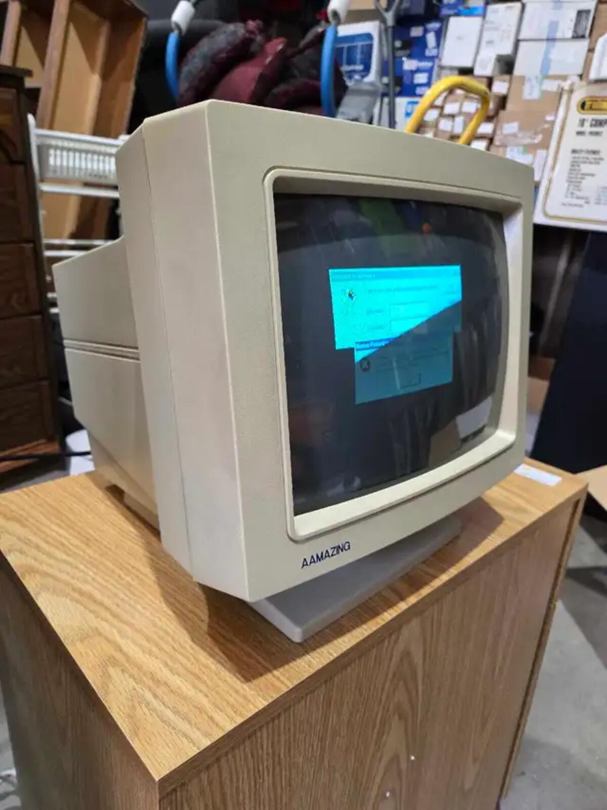 New! Aamazing 14" Monitor - CM-8489GX
