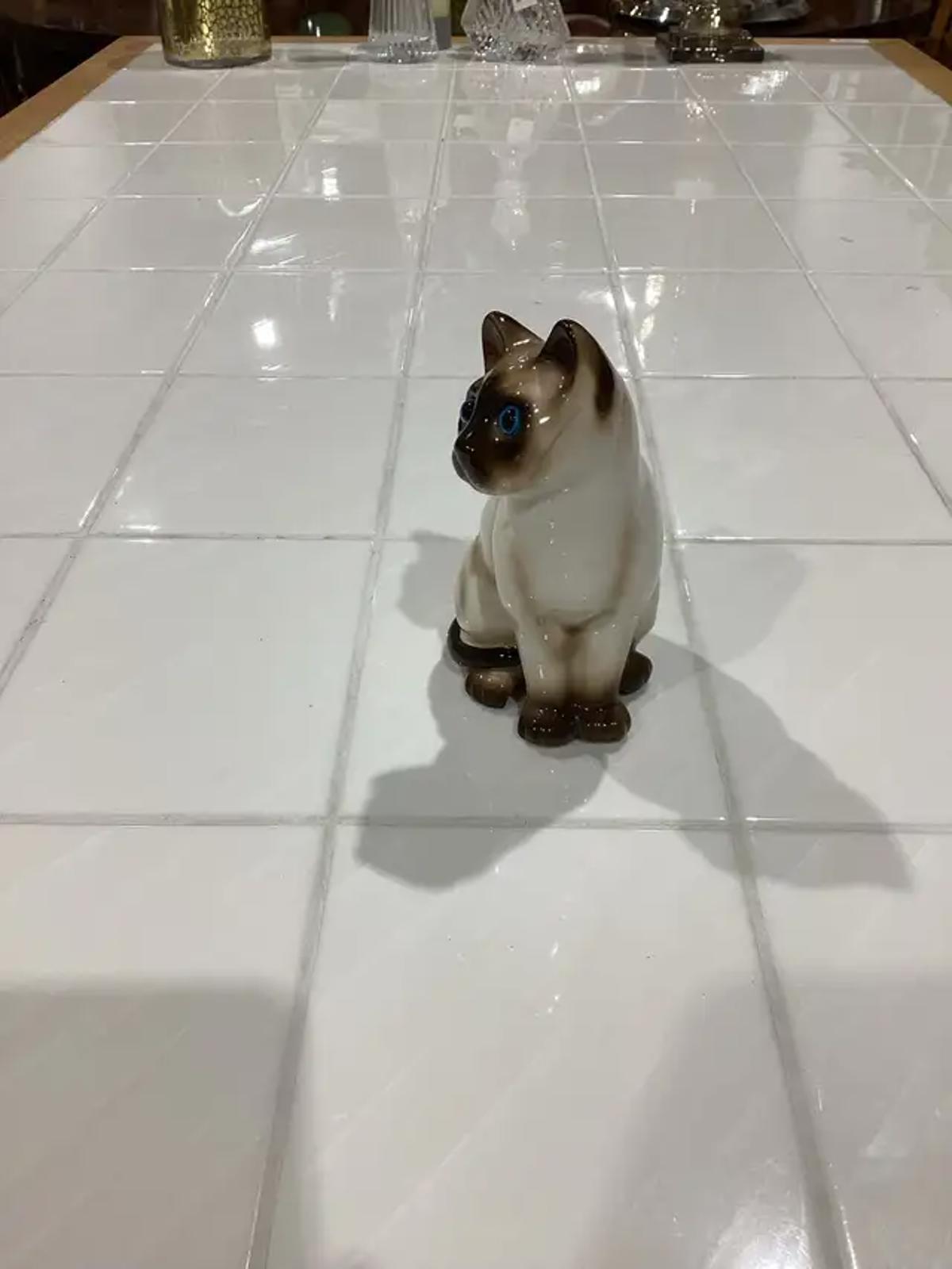Vintage Downpace LTD Korea Ceramic Siamese Cat Figurine Blue