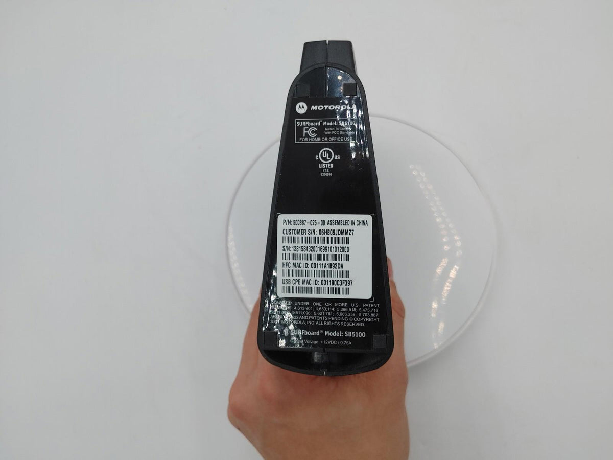 Bon état Modem câble Motorola Modèle SURFboard SB5100 avec bloc d’alimentation Testé et fonctionnel
