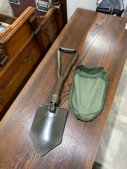 Folding Shovel with pouch