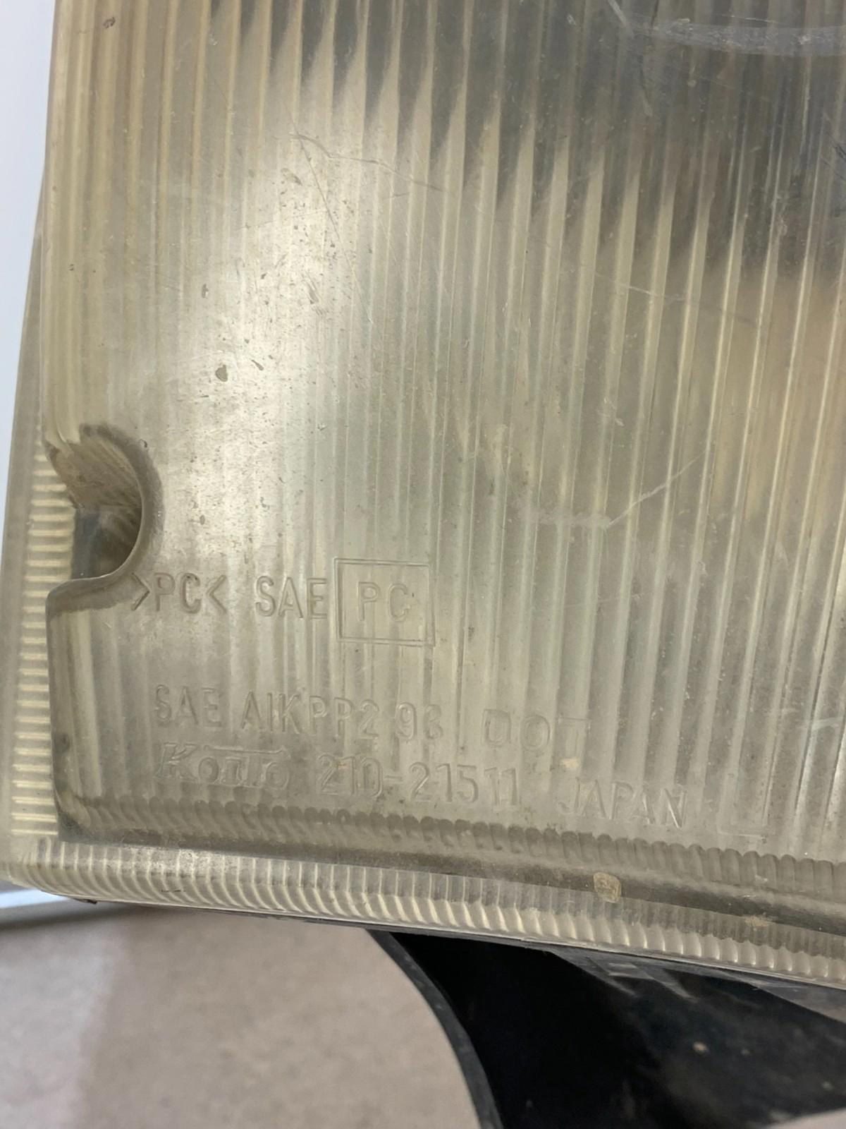 ISUZU NPR W4500 W5500 LEFT FRONT MARKER LIGHT