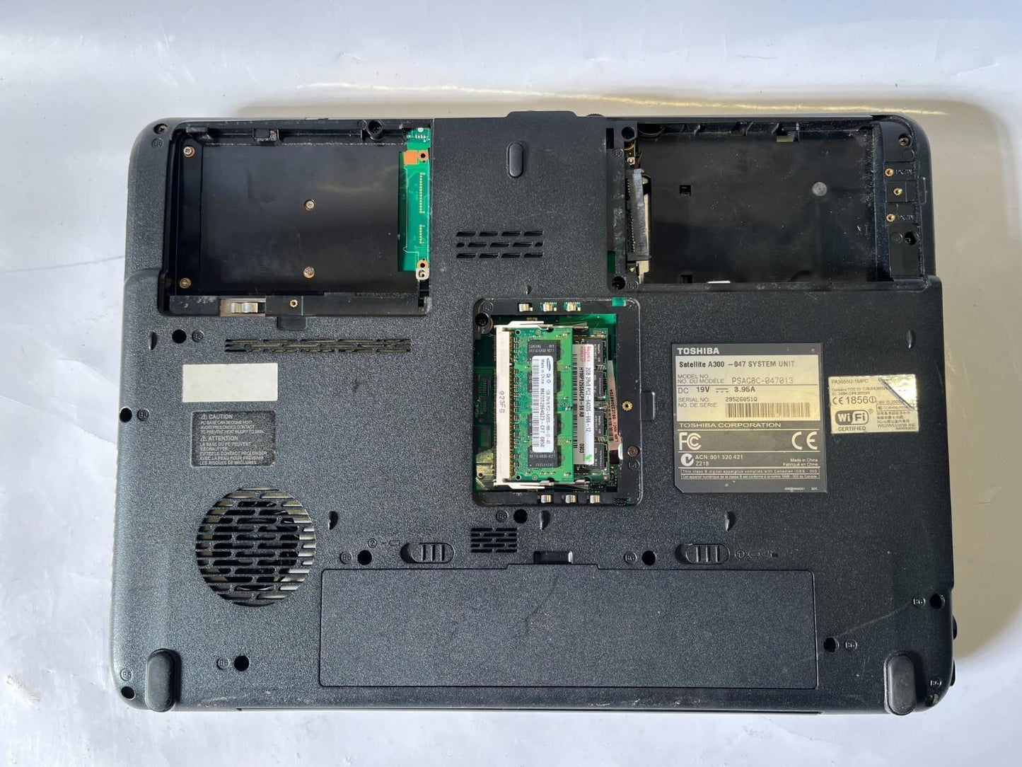 Toshiba A300 Core 2 Duo T6400 2.00GHz 3GB RAM NO HDD NO OS NO BATTERY