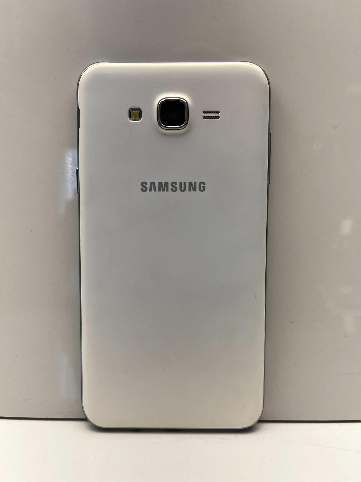 Samsung Galaxy J7 16GB White SM-J700T UD FOR PARTS