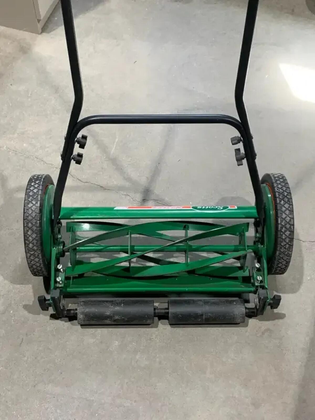 Scotts Supreme 18" Mower