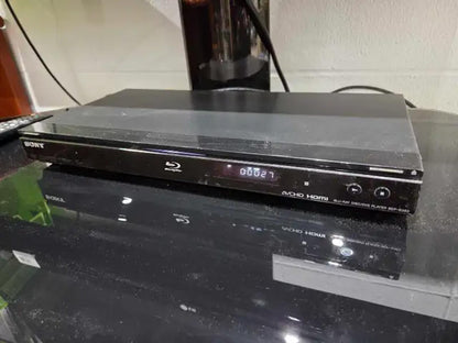 Sony BDP-S390 Blu-Ray Player + Remote