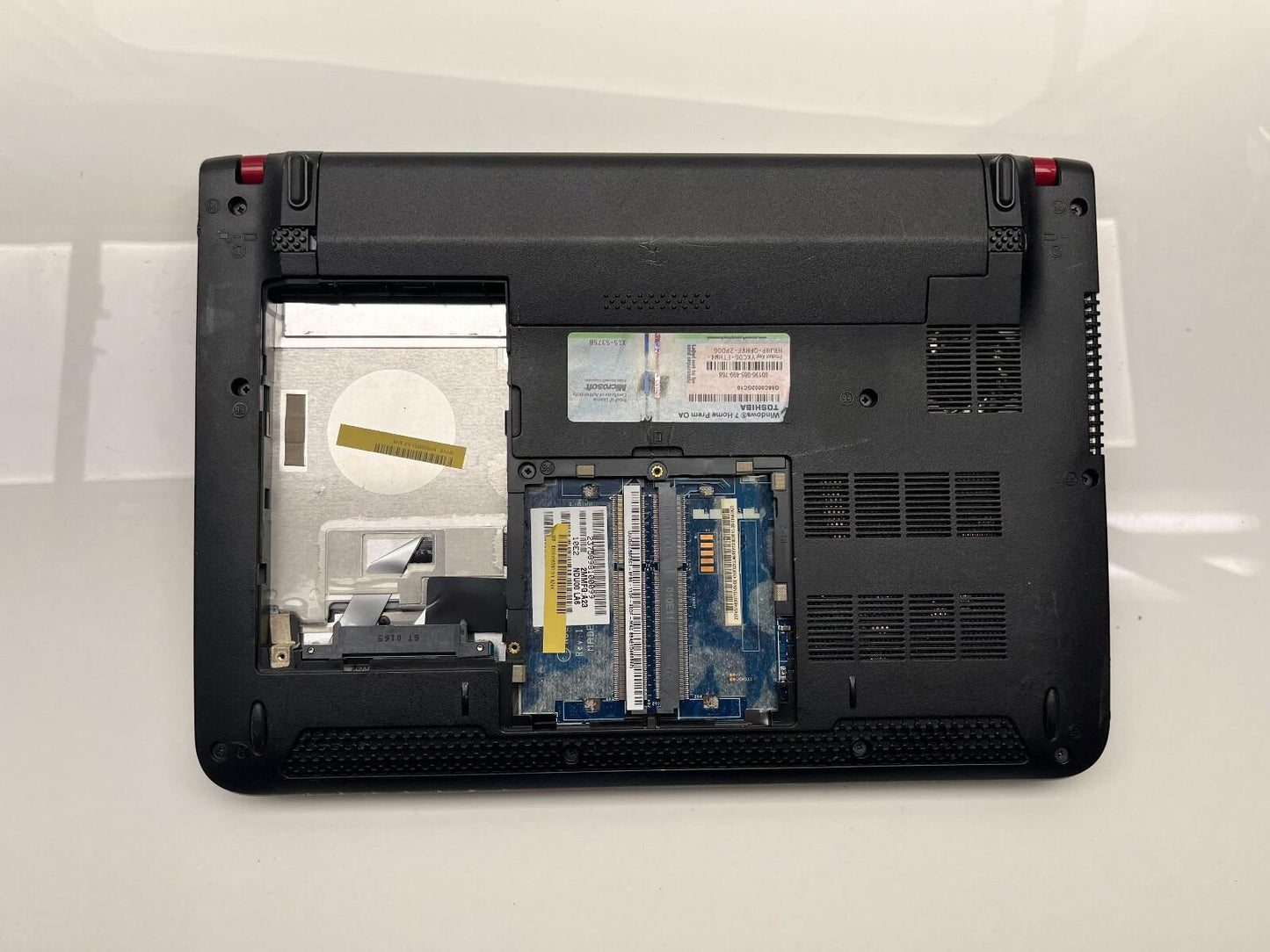 Toshiba Satellite T210 FOR PARTS