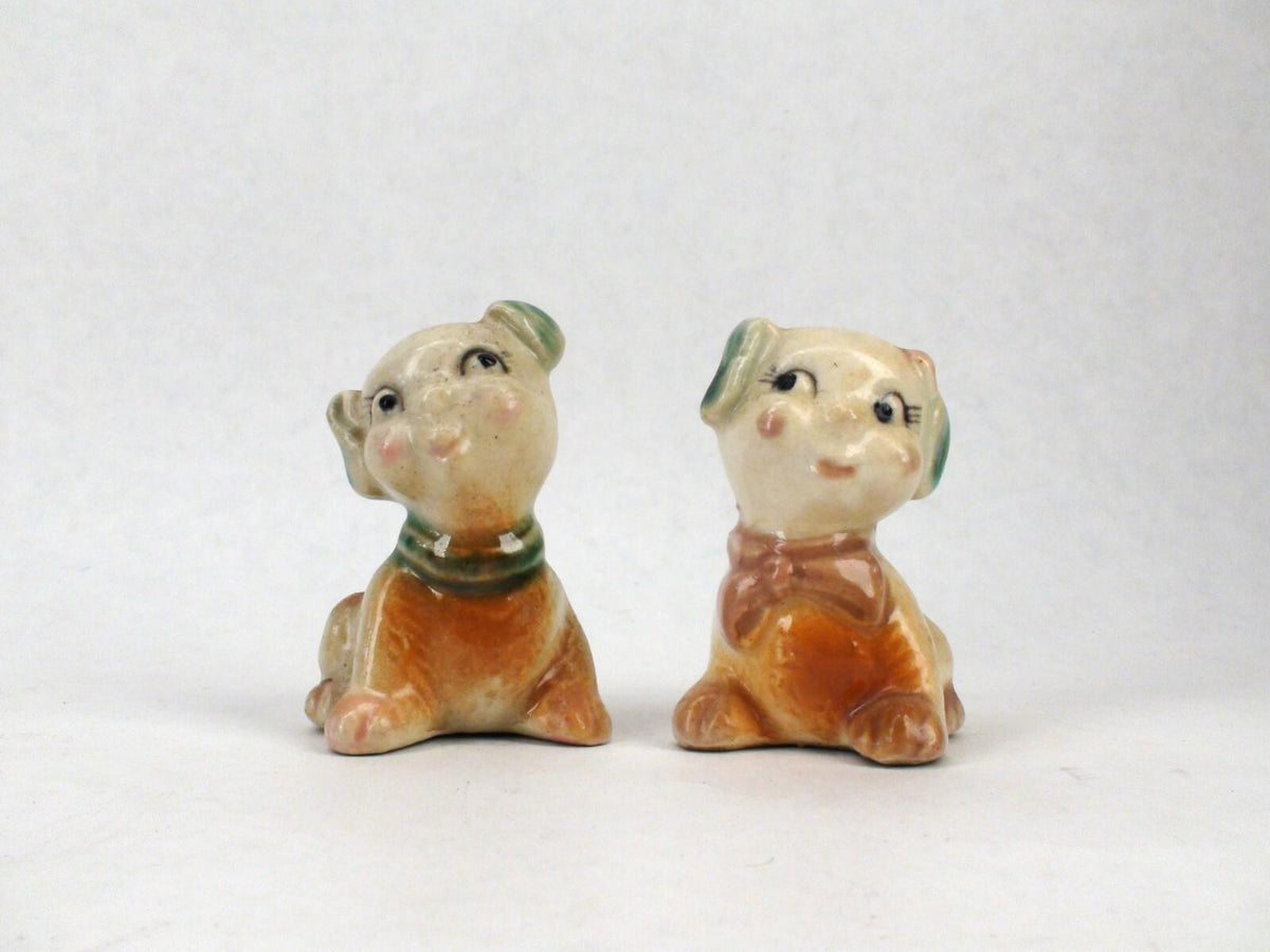 Vintage Dogs In Love Salt & Pepper Shakers - Good Condition