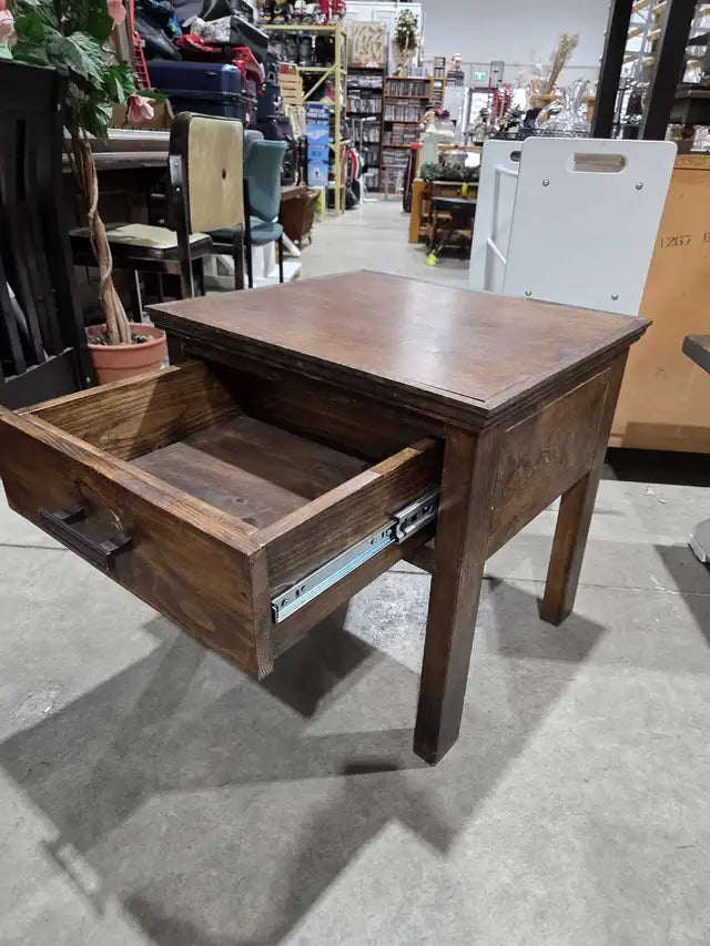 Natrual Wooden Side Table/Nightstand