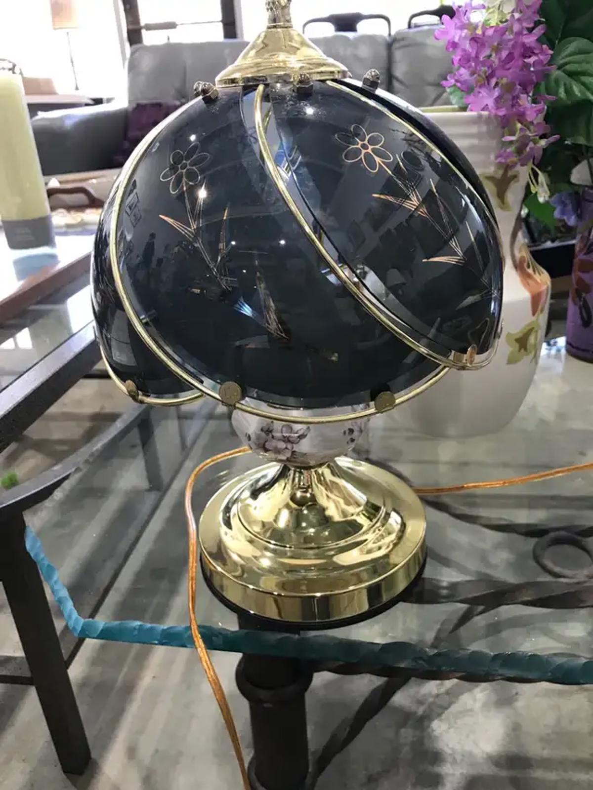 Floral Design Table Lamp