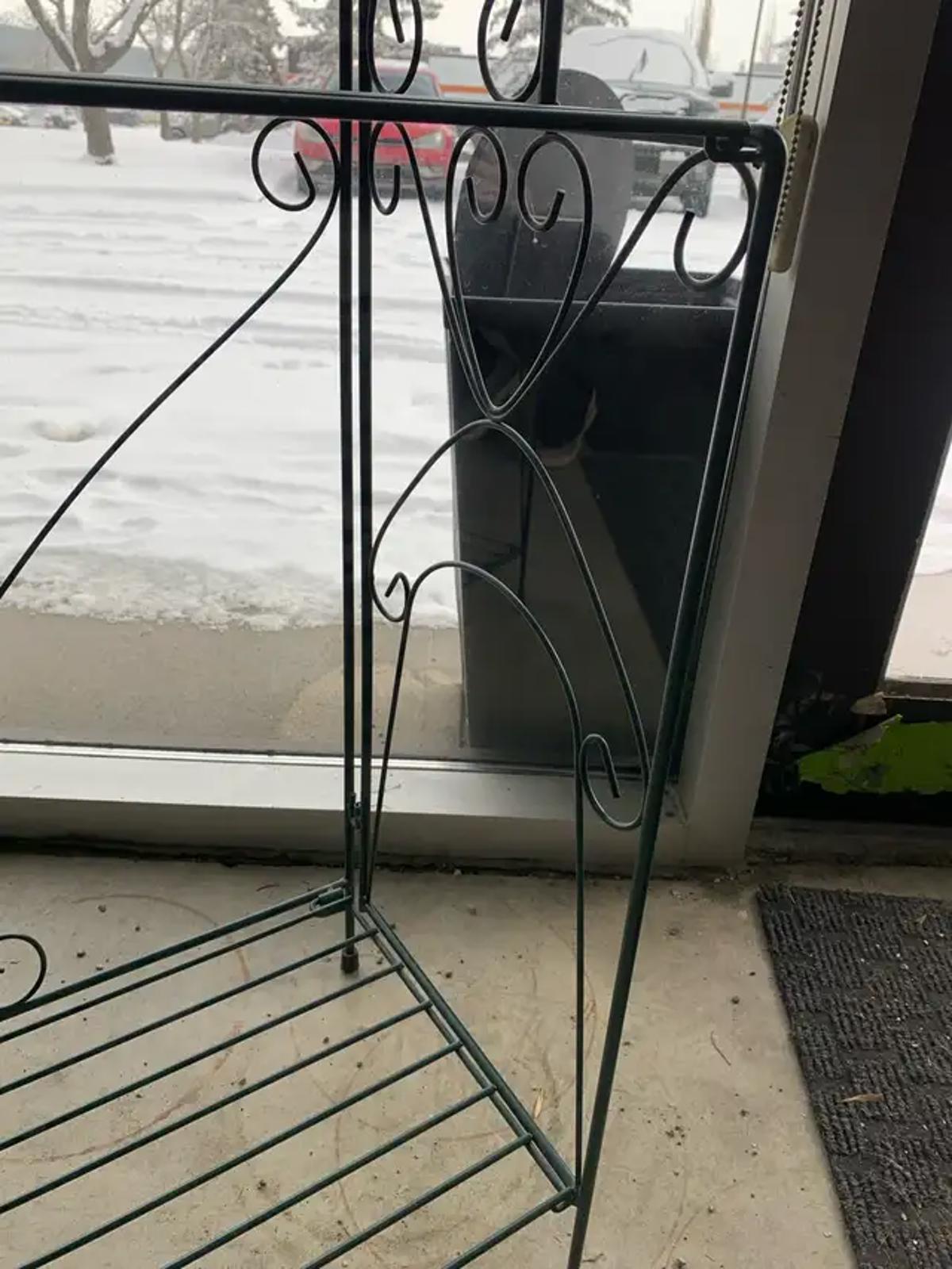 Metal Wire Plant Stand