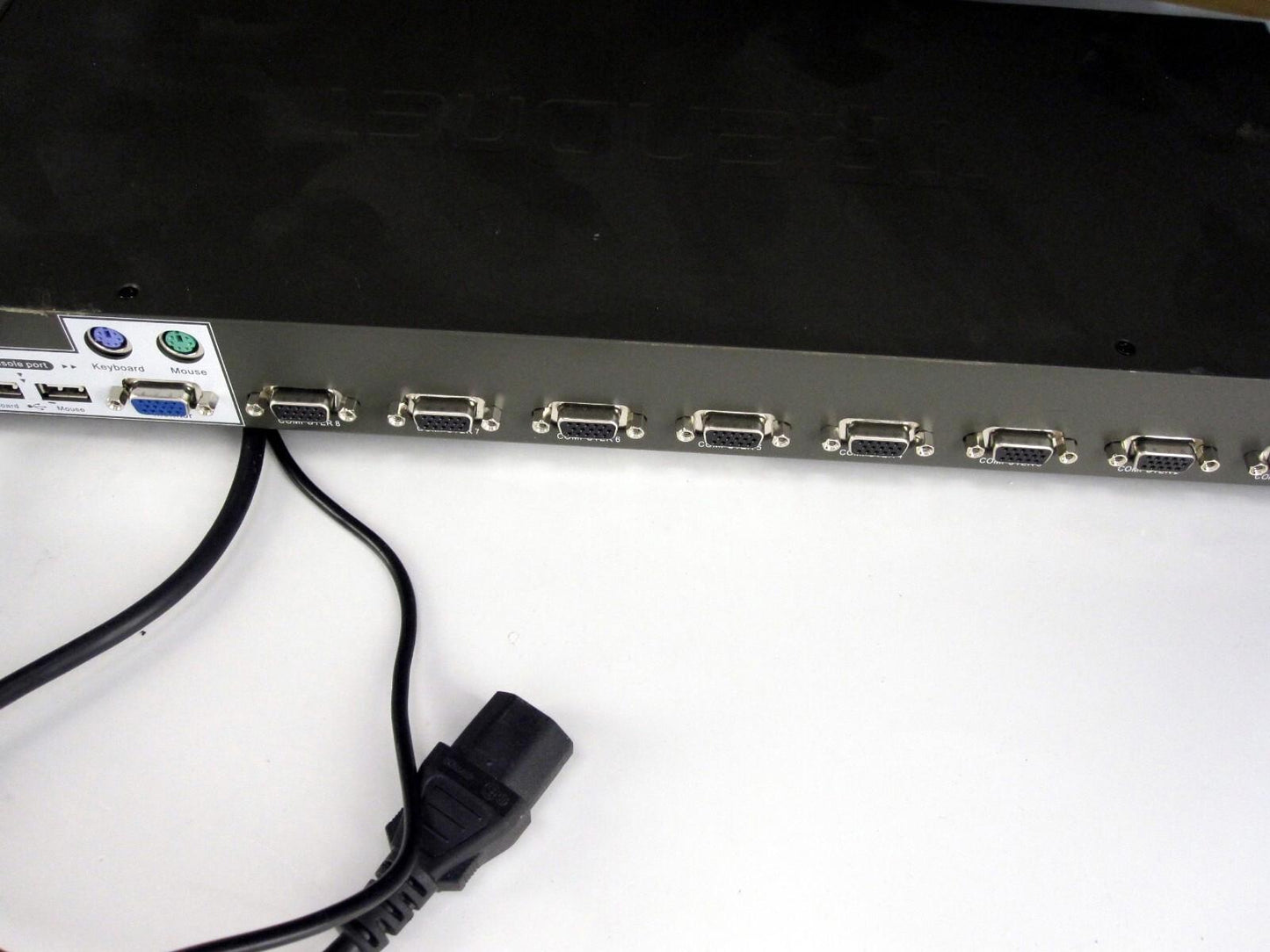 TRENDnet (TK-1603R) 16-Ports Rack-Mountable KVM / USB switch PS/2 Power Tested