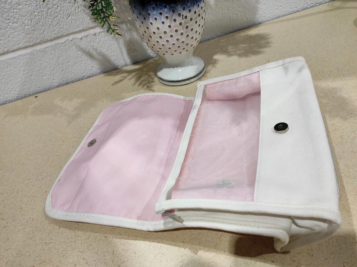 RALPH LAUREN SIGNATURE White Cosmetic Vanity Bag