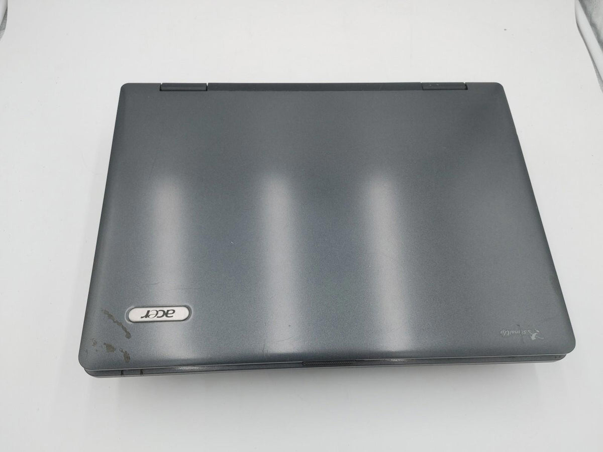 Ordinateur portable Acer Extensa 7630 17 pouces C2D 2,2 GHz 2 Go de RAM 250 Go HDD SANS SYSTÈME D’EXPLOITATION Testé et fonctionnel