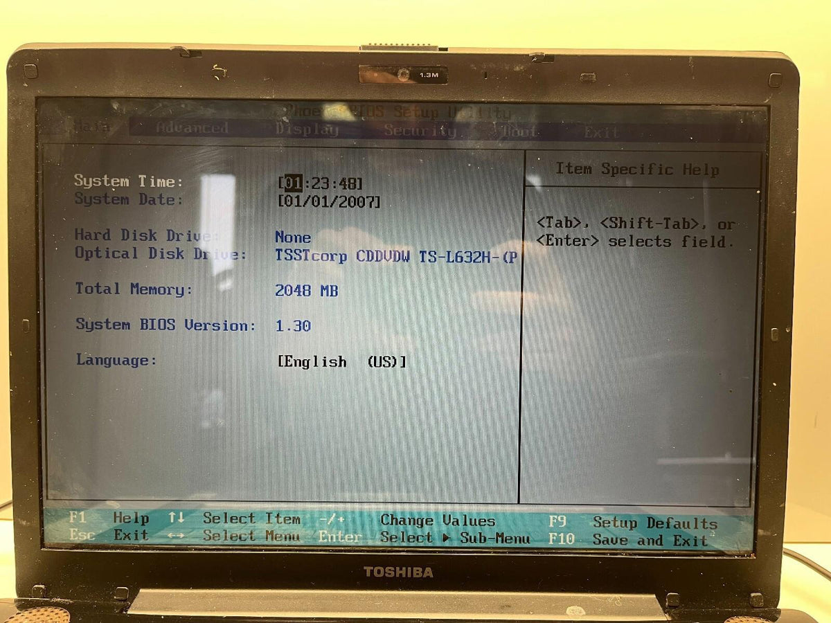 Toshiba Satellite A210 Athlon 64 X2 @ 1,60 GHz 2 Go de RAM Sans disque dur Sans système d’exploitation Écran défectueux