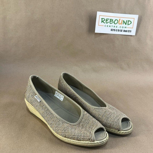 Women’s KEEN Wedge Open-Toe Sandals (Size 8)