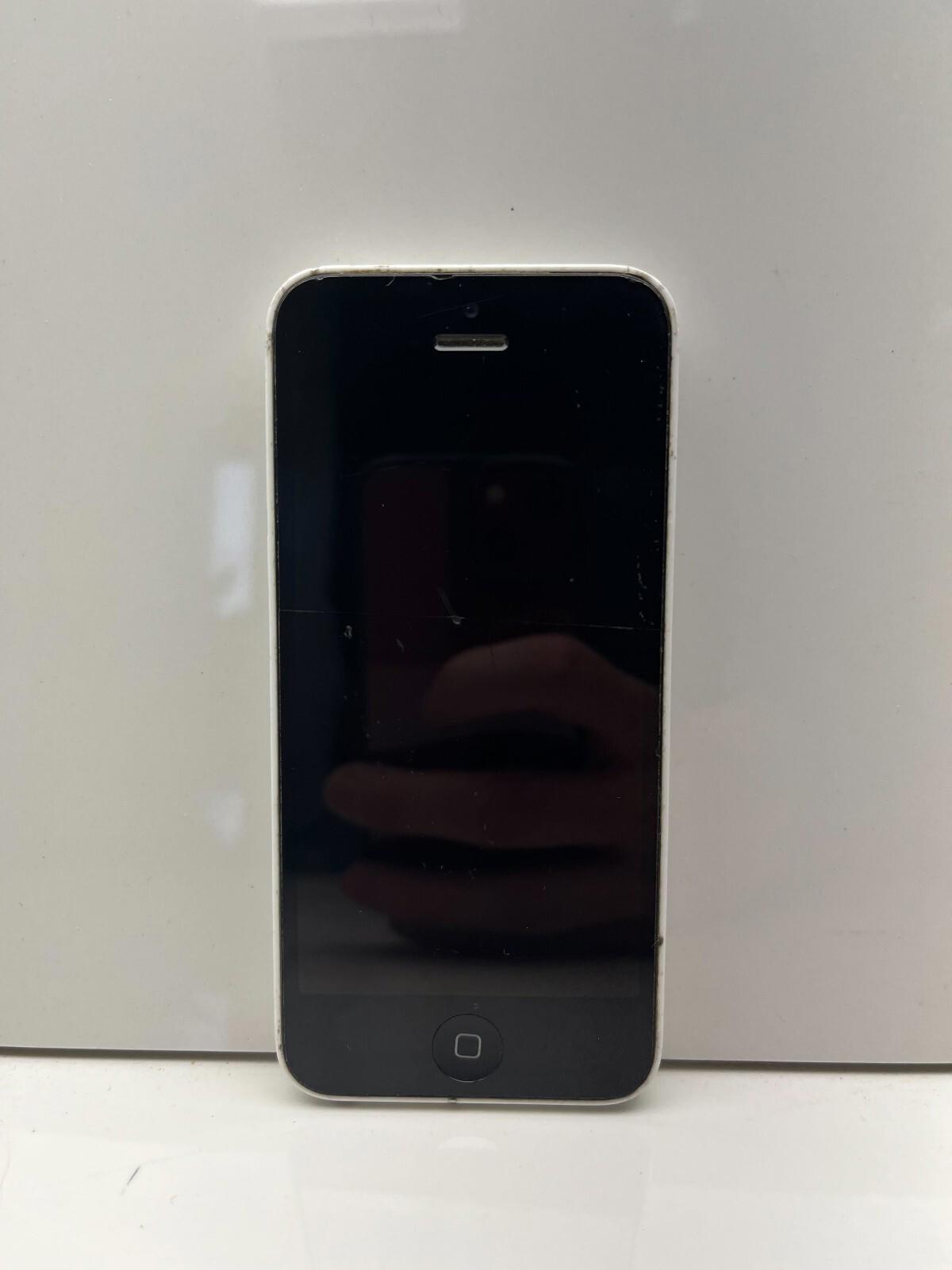 iPhone 5c White No Power FOR PARTS