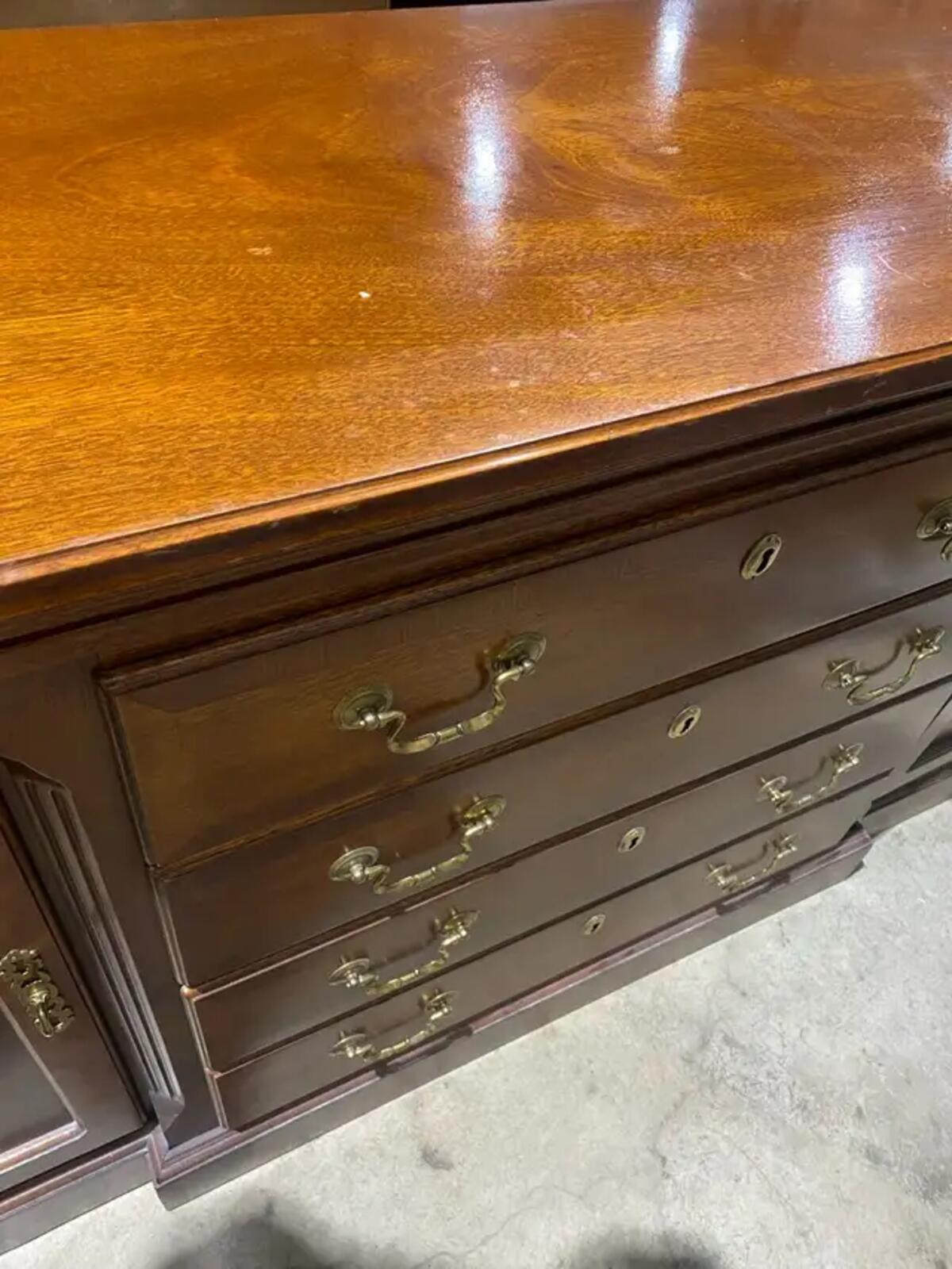 Beautiful Victorian Lexington Sideboard