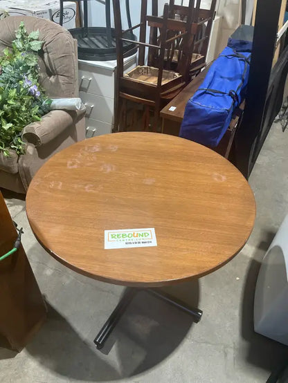 Round dining Table