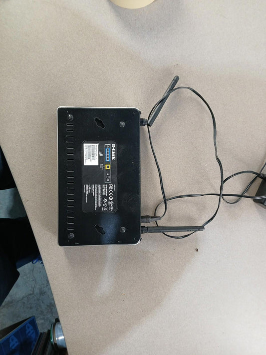 D-Link DIR-615-CS 300 Mbps 1-Port 10/100 Wireless N Router GOOD CONDITION